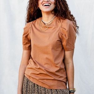 Good Hart Rainey Tee L NIB